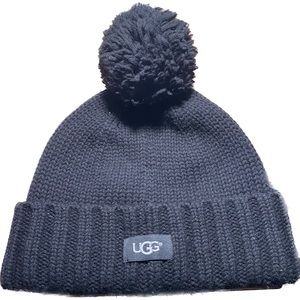 Black Cuffed Ugg Beanie with Pom Pom
